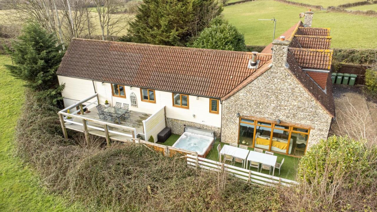The West Barn Near Bath, Sleeps 24 And 2 Hot Tubs Villa Bristol Exterior photo