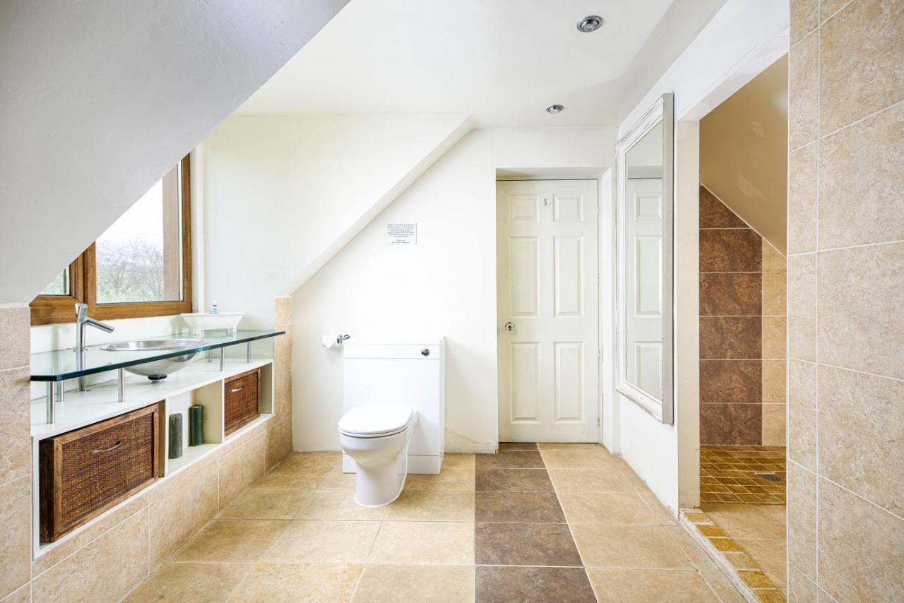 The West Barn Near Bath, Sleeps 24 And 2 Hot Tubs Villa Bristol Exterior photo