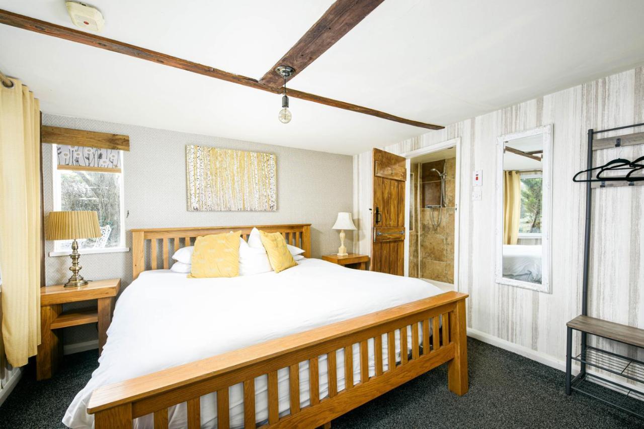 The West Barn Near Bath, Sleeps 24 And 2 Hot Tubs Villa Bristol Exterior photo
