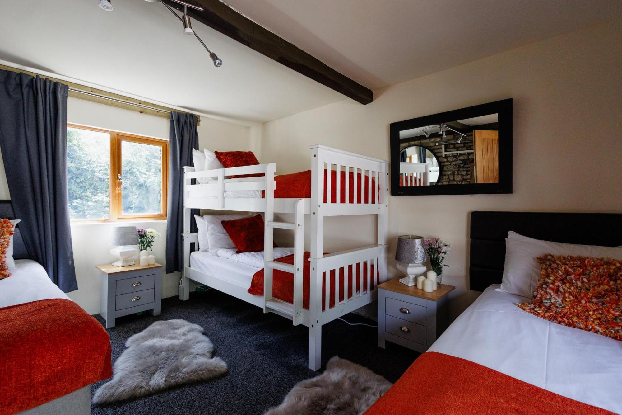 The West Barn Near Bath, Sleeps 24 And 2 Hot Tubs Villa Bristol Exterior photo
