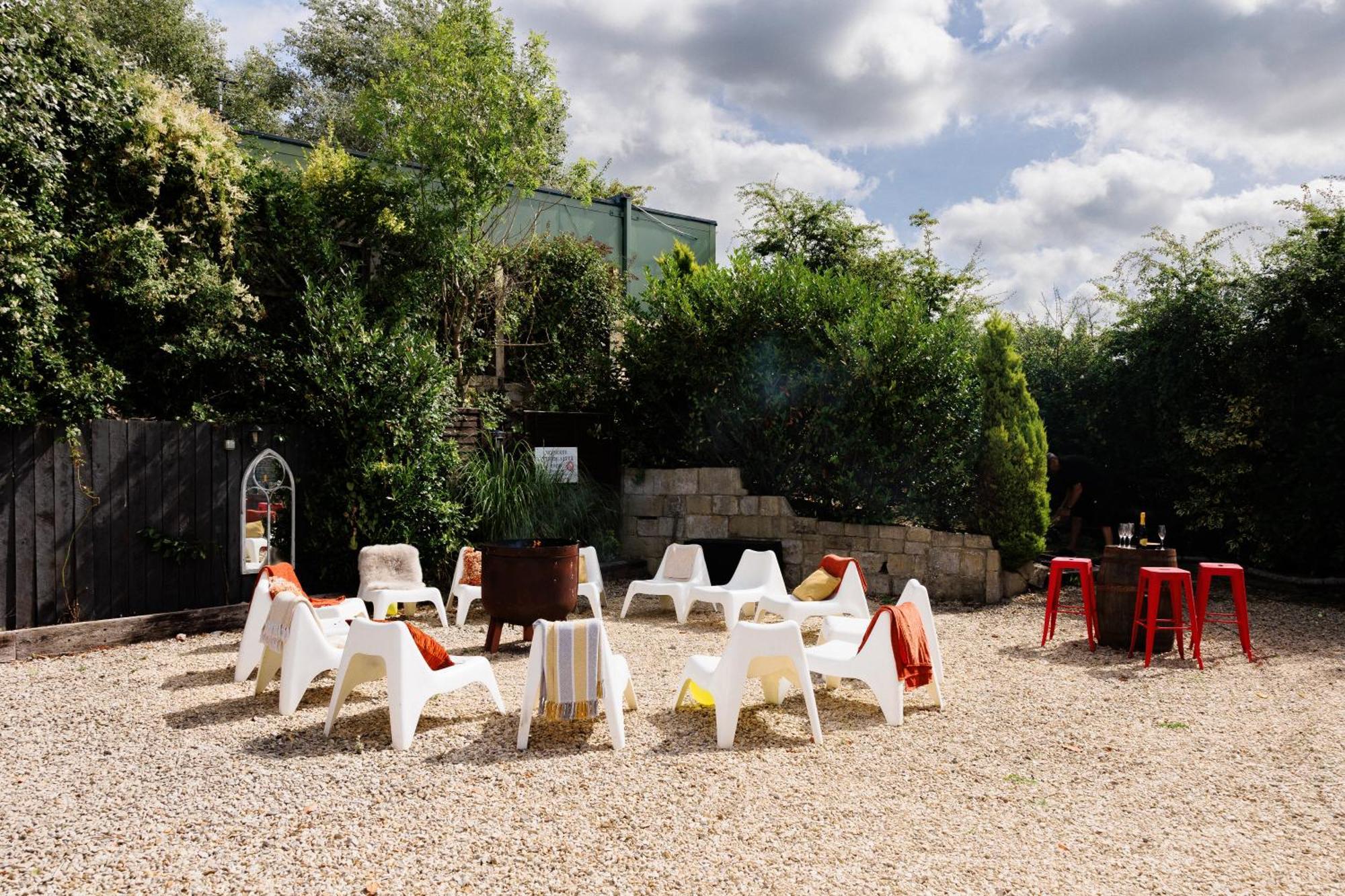The West Barn Near Bath, Sleeps 24 And 2 Hot Tubs Villa Bristol Exterior photo